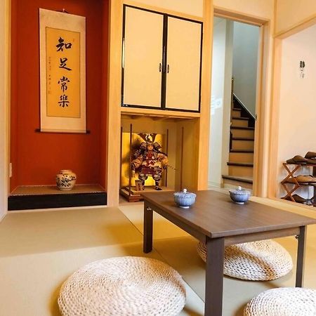 Villa 吉福屋/机场直达/3分步行地铁jr/14分usj/心斋桥/難波 Ōsaka Exterior foto